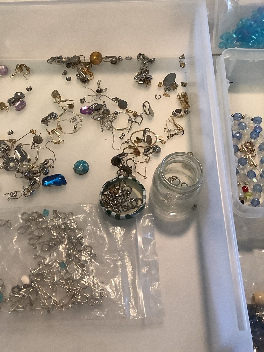 Mix Lot 3+ lbs VTG~New Glass~Plastic~Wood~Seed Beads & Various Types of Findings - Picture 5 of 11